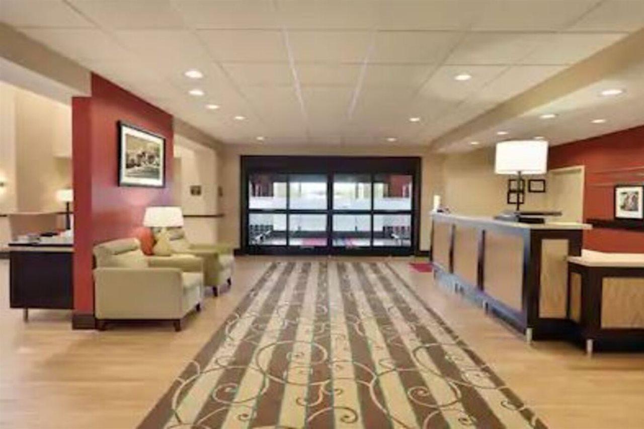 Hampton Inn & Suites Philadelphia Montgomeryville North Wales Екстериор снимка